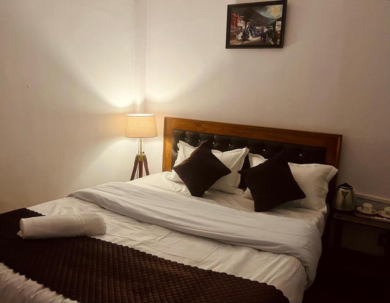 Forest Lodge - 80 Mts From Mall Road Darjeeling  Exterior foto