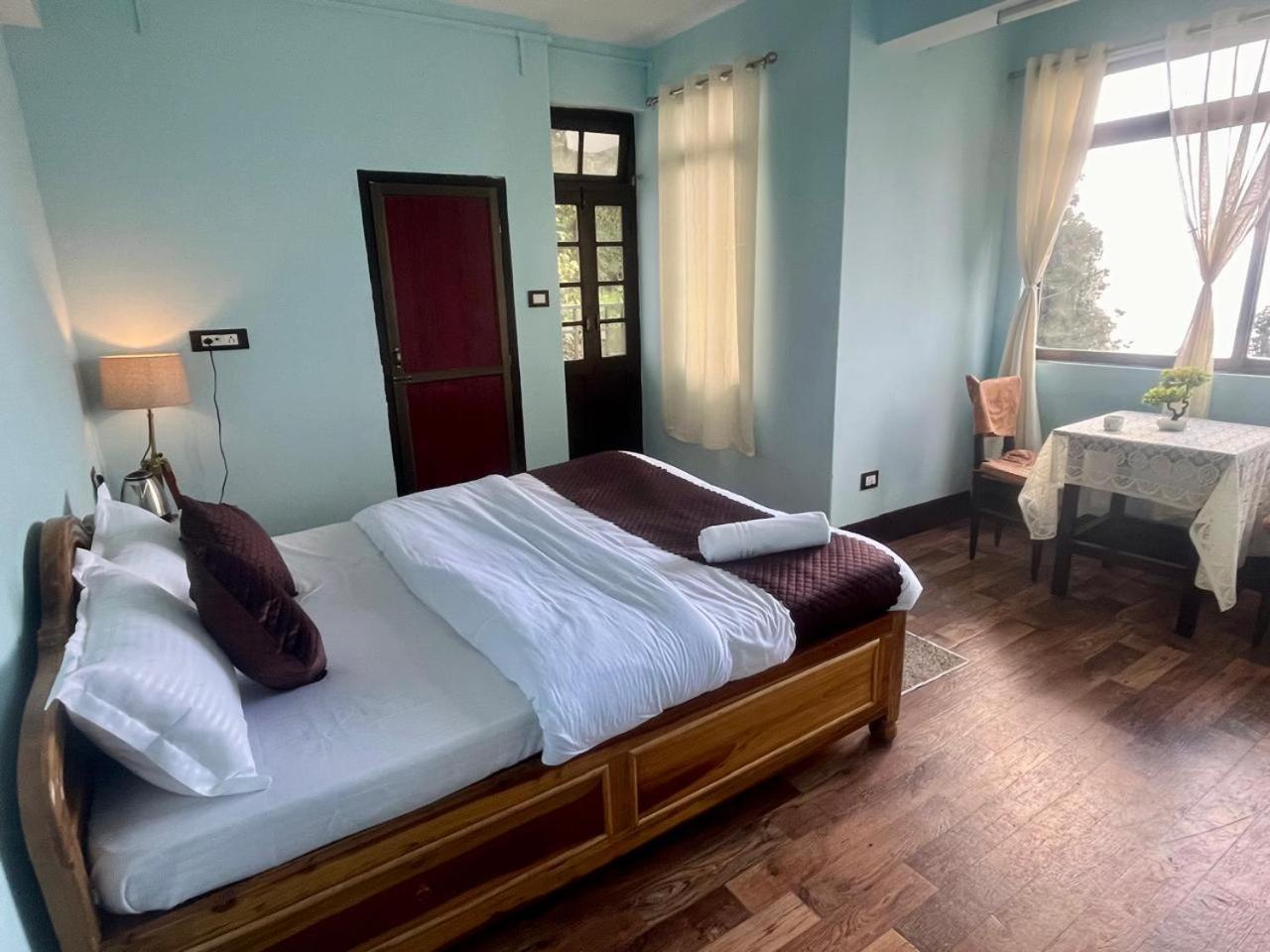 Forest Lodge - 80 Mts From Mall Road Darjeeling  Exterior foto